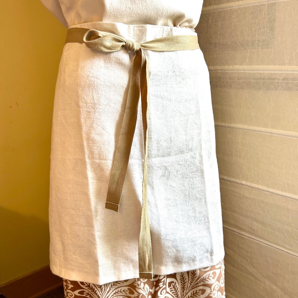White  Linen Cafe Apron, with twill ties